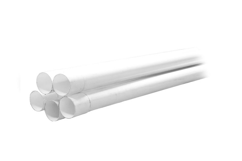 Tubo PVC agua potable 6 mts SDR 32.5 3 pulgadas 125 psi Durman, haz de tubos blancos vistos desde el extremo frontal