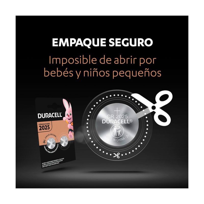 Batería tipo moneda de litio 2025 3V 2 pz Duracell, gráfico que muestra el empaque seguro y el producto con icono de tijeras