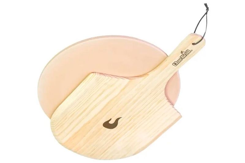 Kit piedra para pizza de 15 pulgadas y paleta madera Char-Broil, paleta de madera clara sobre la piedra circular