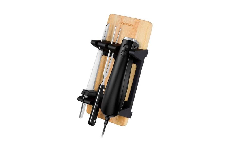Juego de cuchillo eléctrico con tabla para cortar Cuisinart, vista lateral del equipo negro sobre su base de madera