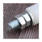 Placa metálica para 4 rodillos guía 30 x 40 mm Tente, primer plano del tornillo con tuercas hexagonales y rodillo blanco