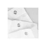 Cortina de baño de tela repelente de agua navy/white Interdesign, acercamiento a los ojales metálicos sobre tela blanca