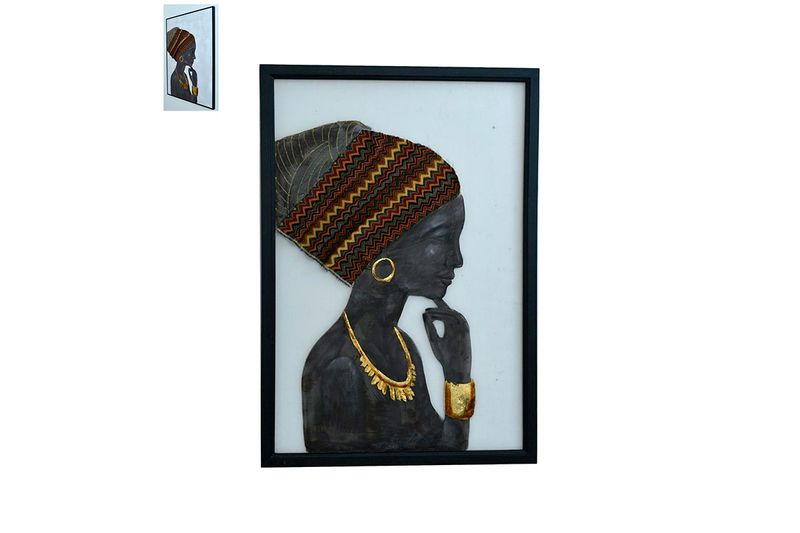 Cuadro decorativo Africana 70 x 100 x 2.5 cm Concepts, primer plano del perfil de mujer con accesorios dorados y marco negro