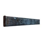 Platina metálica 1/2" x 1/8" x 6 mts Aceros de Guatemala, vista en perspectiva de la barra de acero negro