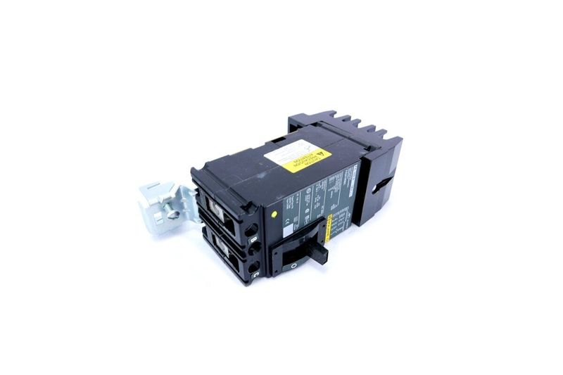 Main breaker 2P FA para tablero I-Line 480/277VAC Square D de 100 AMP y 18 KA fase B-C, vista lateral con etiqueta amarilla