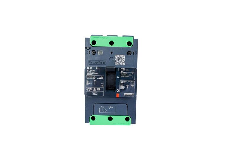 Main breaker 3x15 amp 18 ka 480 v marco B Square D, vista frontal detallada de la etiqueta técnica y terminales verdes