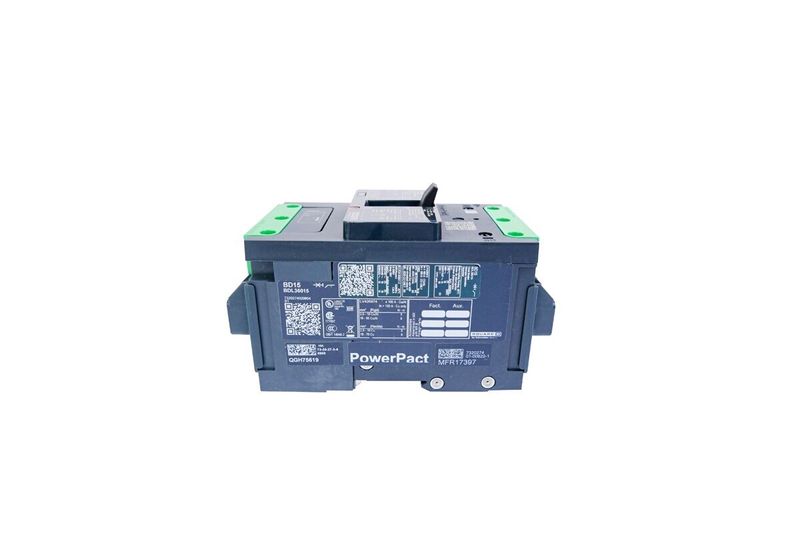 Main breaker 3x15 amp 18 ka 480 V marco B Square D, vista frontal del interruptor con terminales verdes