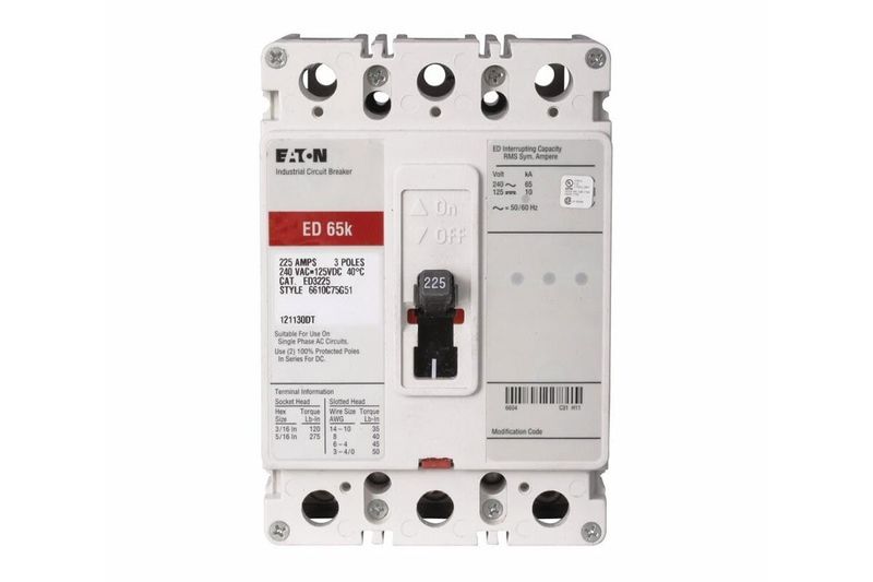 Main breaker tipo ED 3x125 240V CH Eaton, vista frontal del interruptor eléctrico blanco con palanca de accionamiento