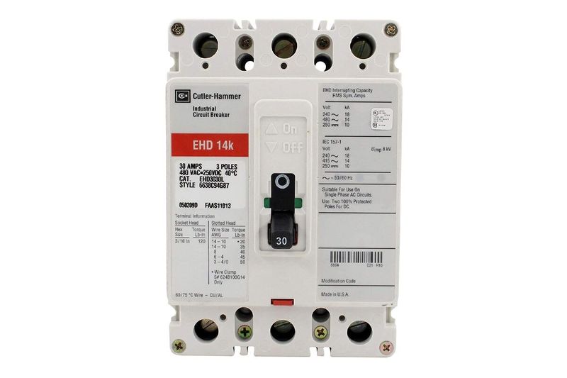 Main breaker tipo EHD 3x30 480V CH Eaton, vista frontal del interruptor eléctrico blanco con palanca de encendido