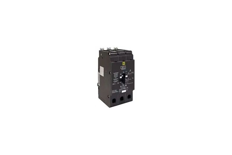 Breaker atornillable 3P 40A 480/277V 18kA Square D, vista frontal en ángulo del dispositivo eléctrico color negro