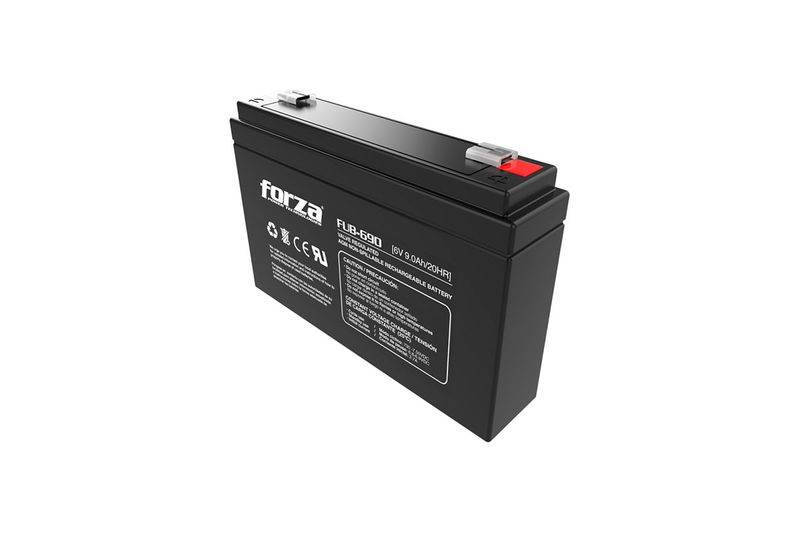 Batería sellada 6 V/9 Ah Forza, vista en ángulo tres cuartos del bloque negro con etiquetas técnicas y terminales