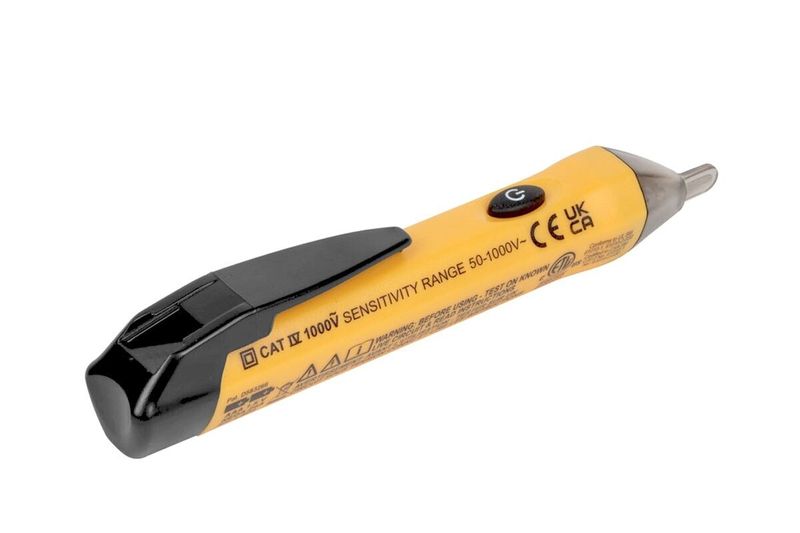 Detector de tensión sin contacto 1000V tipo lápiz Klein Tools, vista lateral del cuerpo amarillo con clip negro