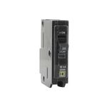 Breaker enchufable 1P 120-240V Square D de 20 amp Schneider Electric, vista frontal del interruptor negro con palanca