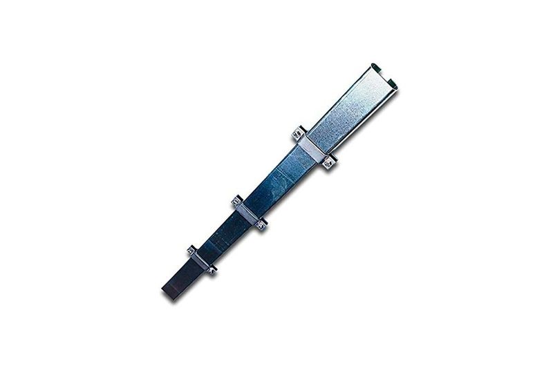 Protector para cable plano Siemens PYCB, vista diagonal de la canaleta metálica con abrazaderas de fijación