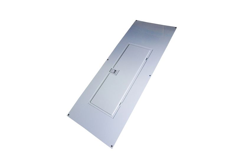 Tapa para centro de carga Square D de 42 espacios superficial, vista diagonal completa del panel metálico gris