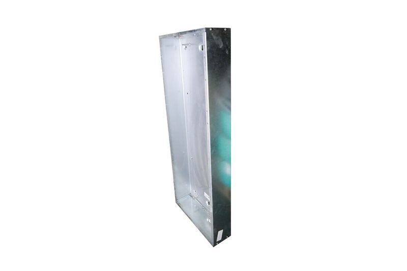 Caja para tablero Square D de 50 x 20 pulgadas, vista lateral del gabinete metálico galvanizado vacío