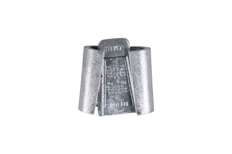 Conector tipo cuña 336-336 AWG Peco, pieza metálica plateada vista de frente con grabados técnicos
