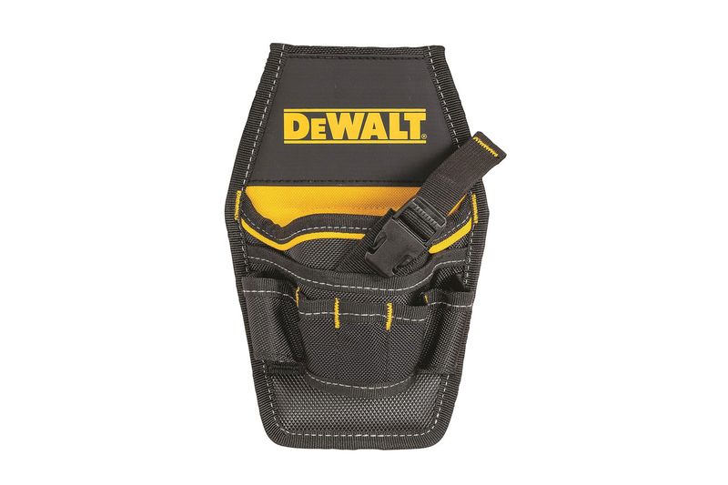 Bolso porta taladro DeWALT de 7 bolsillos, vista frontal en color negro y amarillo con correa ajustable