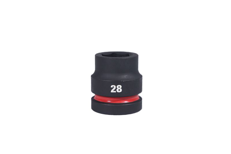Llave copa de impacto mando 1 pulgada 28 mm Heavy Duty Milwaukee, vista frontal del dado negro con número 28 y anillo rojo