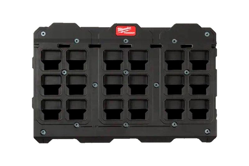 Soporte de pared grande 30.75x20 pulgadas Packout 75 lbs Milwaukee, vista frontal completa del panel negro