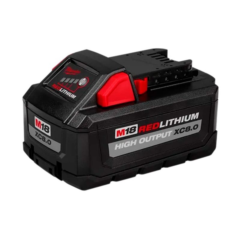 Juego cargador M12 y M18 y batería 8 amp Milwaukee, primer plano de la batería M18 RedLithium High Output XC8.0