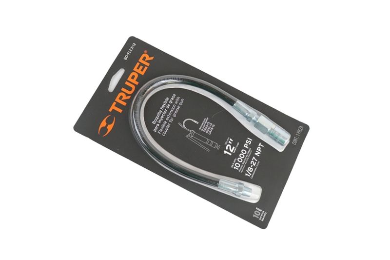 Extensión para engrasadora Truper, en su empaque blíster negro con detalles técnicos y dibujo del uso del producto