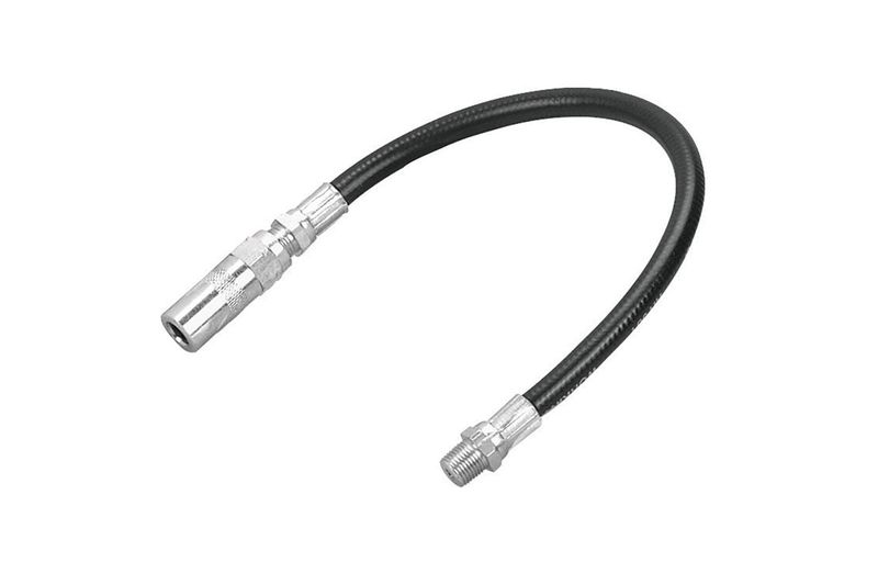 Extensión para engrasadora Truper, manguera flexible negra con conectores metálicos en los extremos