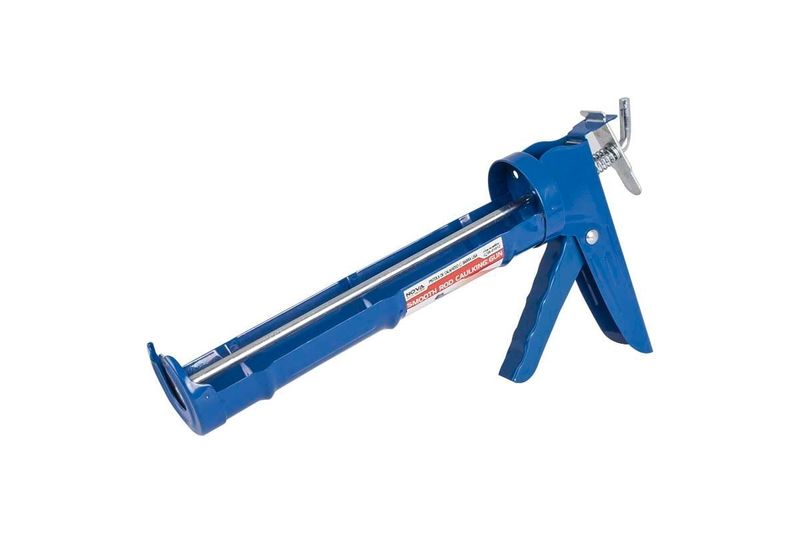 Pistola para silicón azul/roja lisa metal Nova, vista lateral de la herramienta en color azul con detalles en plata