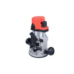 Router eléctrico Milwaukee de 110 V y 2-1/4 HP, vista frontal en ángulo resaltando la perilla de ajuste y base gris