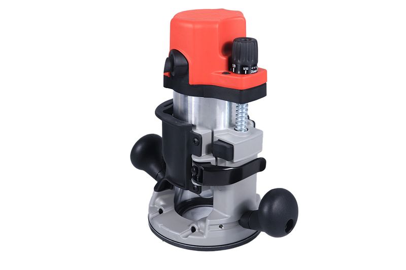 Router eléctrico Milwaukee de 110 V y 2-1/4 HP, vista frontal en ángulo que muestra el ajuste de profundidad y perillas