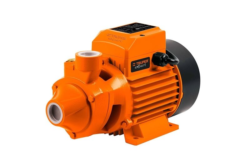 Bomba periférica para agua limpia 110V Truper de 1 HP, cuerpo metálico color naranja con motor negro y base fija