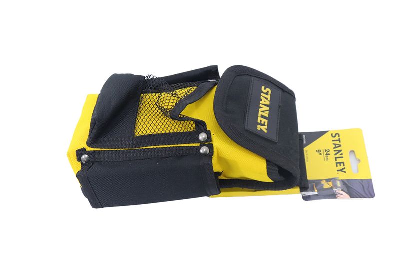 Bolso para herramientas Stanley de 9 pulgadas, vista lateral con bolsillos negros y amarillos junto a su etiqueta