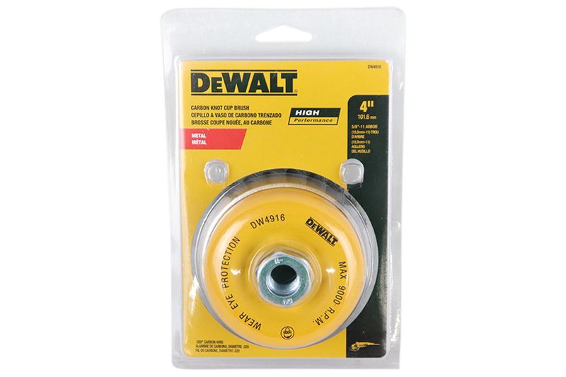 Cepillo circular para esmeriladora DeWALT de 4 pulgadas hilotrenzado cono, en su empaque plástico transparente