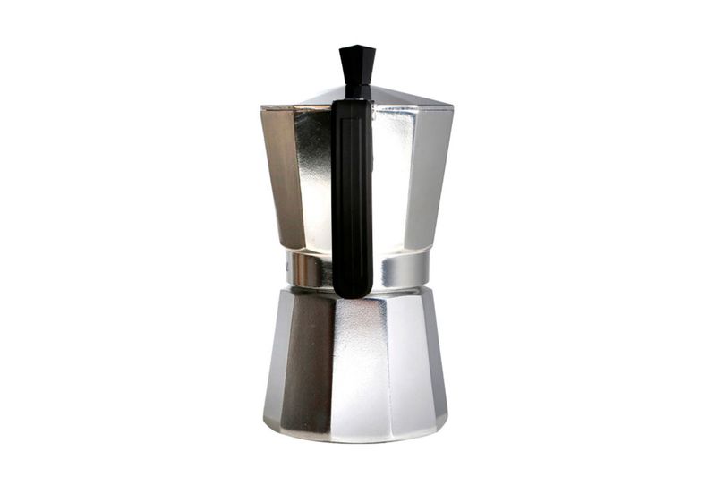 Cafetera italiana plateada de aluminio de 9 tazas Sinsa, vista frontal con mango y pomo de color negro