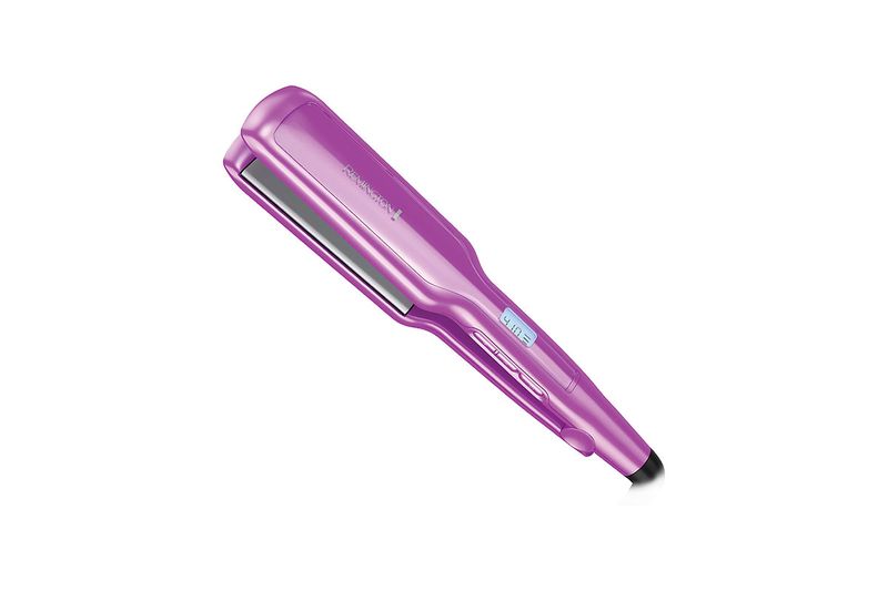Plancha alisadora antiestática con turmalina Remington, vista lateral del equipo en color púrpura con pantalla digital