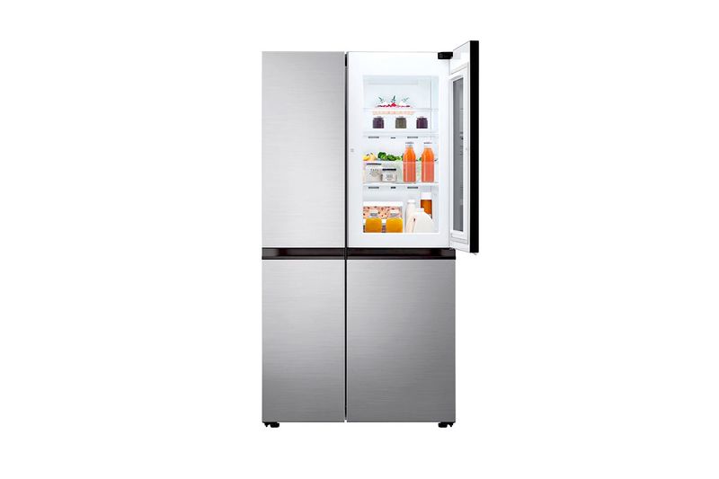 Refrigerador Inverter InstaView Door in Door sin dispensador 789 L silver LG, vista frontal con puerta abierta y alimentos
