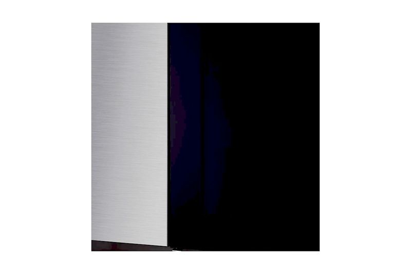 Refrigerador Inverter InstaView Door in Door sin dispensador negra 789 L silver LG, primer plano del acabado metálico y