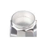 Cafetera italiana aluminio 300 ml Secret de Gourmet, primer plano del filtro perforado y la rosca superior