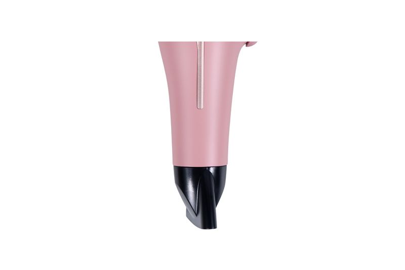 Secadora de cabello Coconut Smooth Remington, primer plano del concentrador de aire negro y cuerpo rosado