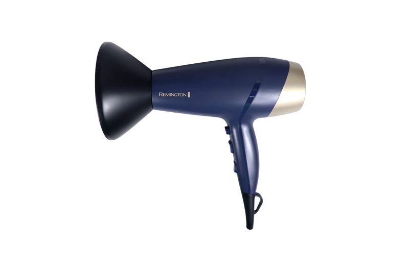 Secadora de cabello Sapphire Luxe Remington azul marino, vista lateral con boquilla concentradora negra