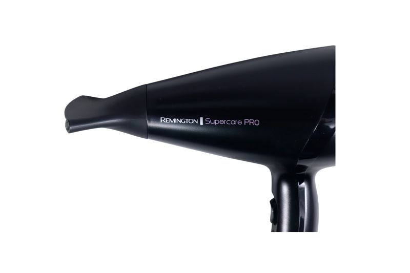Secadora de cabello Supercare Pro con turmalina Remington, primer plano lateral del cuerpo negro y boquilla concentradora