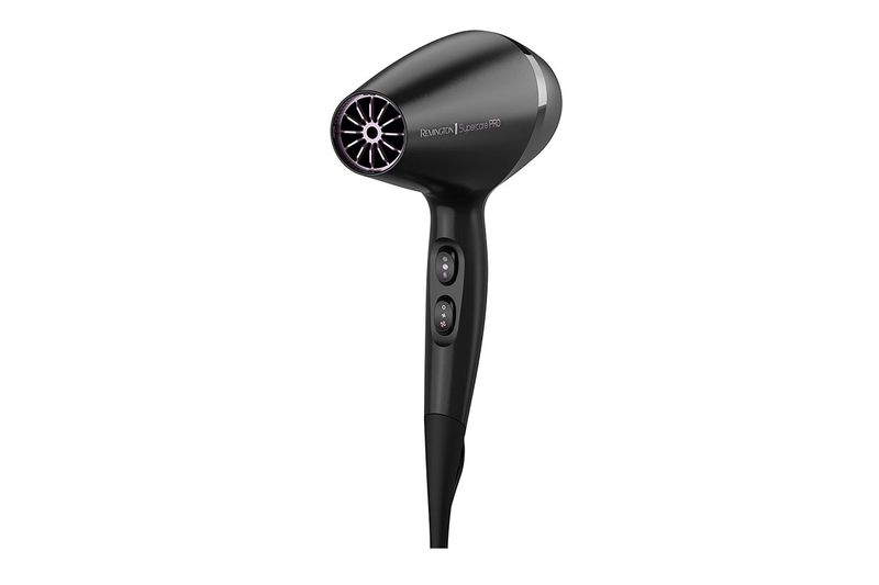 Secadora de cabello Supercare Pro con turmalina Remington, vista lateral del equipo en color negro con botones y cable