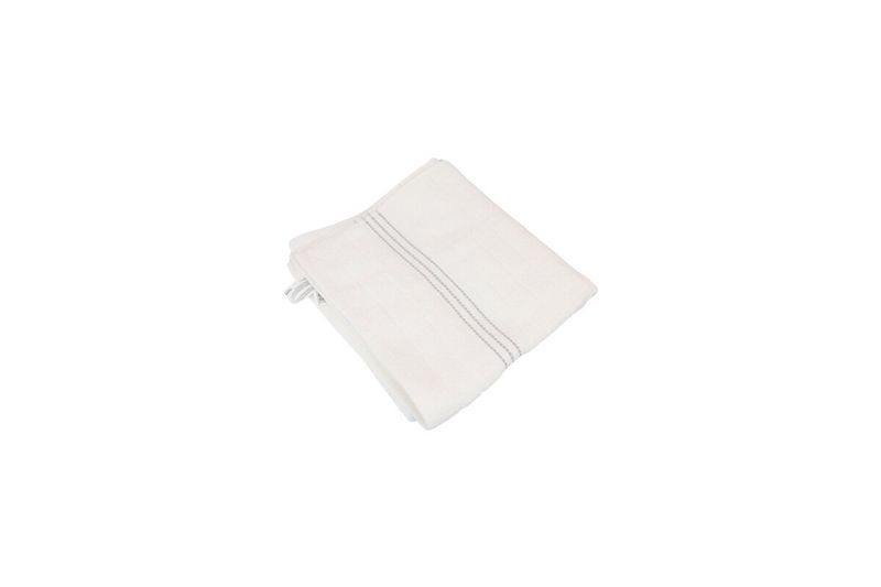 Toalla de baño tejido ladrillo blanco 27x50 Safdie, doblada en cuadrado mostrando textura y costuras laterales