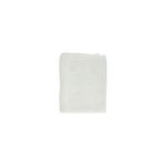 Toalla mano tejida blanco 16x26 Safdie, doblada en cuadrado sobre fondo blanco