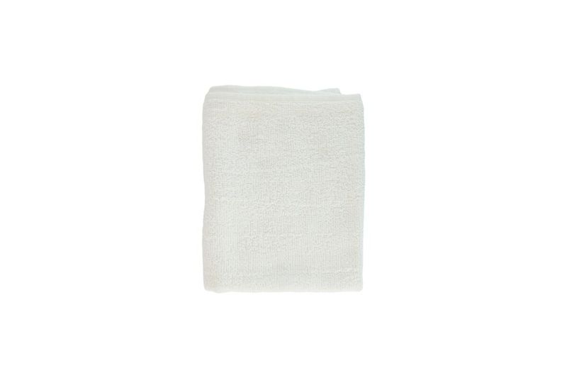Toalla mano tejida blanco 16x26 Safdie, doblada en cuadrado sobre fondo blanco