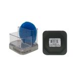 Jabonera plástica de 2 espacios Interdesign, vista frontal con esponja azul y detalle de la base trasera con etiqueta