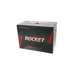 Batería SMF 30HL-102 780 CCA 12V 17P/5.4L Rocket, vista frontal de la caja negra con logotipos en rojo y blanco