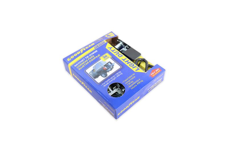 Juego de correa para auto 4 piezas tensor con ratchet 3 m 136 kg Goodyear, en su empaque azul y amarillo abierto