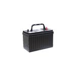 Batería Energizer EN-31T-750 de 750 amp, vista lateral en ángulo con bornes rojo y negro y asa de transporte