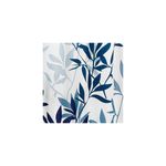 Cortina de baño blanco estampado de hojas 72 x 72 pulgadas Interdesign, primer plano del diseño de hojas en tonos azules